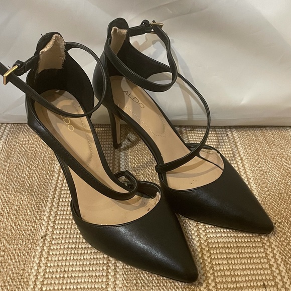 Aldo Point Toe Heels in Black - Picture 3 of 4